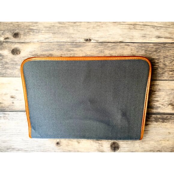 Dark Blue & Brown Zip-Around Organizer Portfolio With "B" Logo - Picture 4 of 6